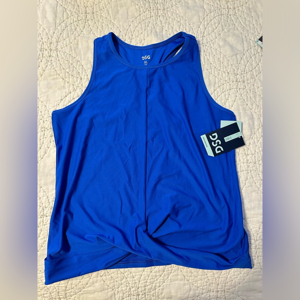 Dick’s Sporting Goods (DSG) Twist Front Tank. Girls size XL (16).